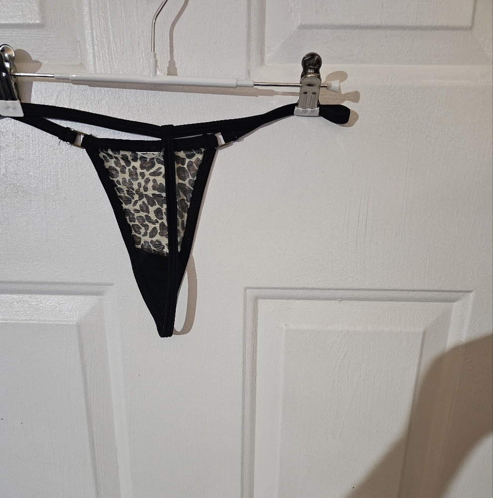 Sexy Leopard Print V String Thongs - Picture 4 of 5